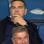 Αλέξης Τσίπρας: Παρακολουθεί το ντέρμπι Παναθηναϊκού – Ολυμπιακού μαζί με τα παιδιά του