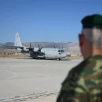 Έφτασε στην Ελευσίνα το C-130 με τους 22 Έλληνες που έφυγαν από το Λίβανο