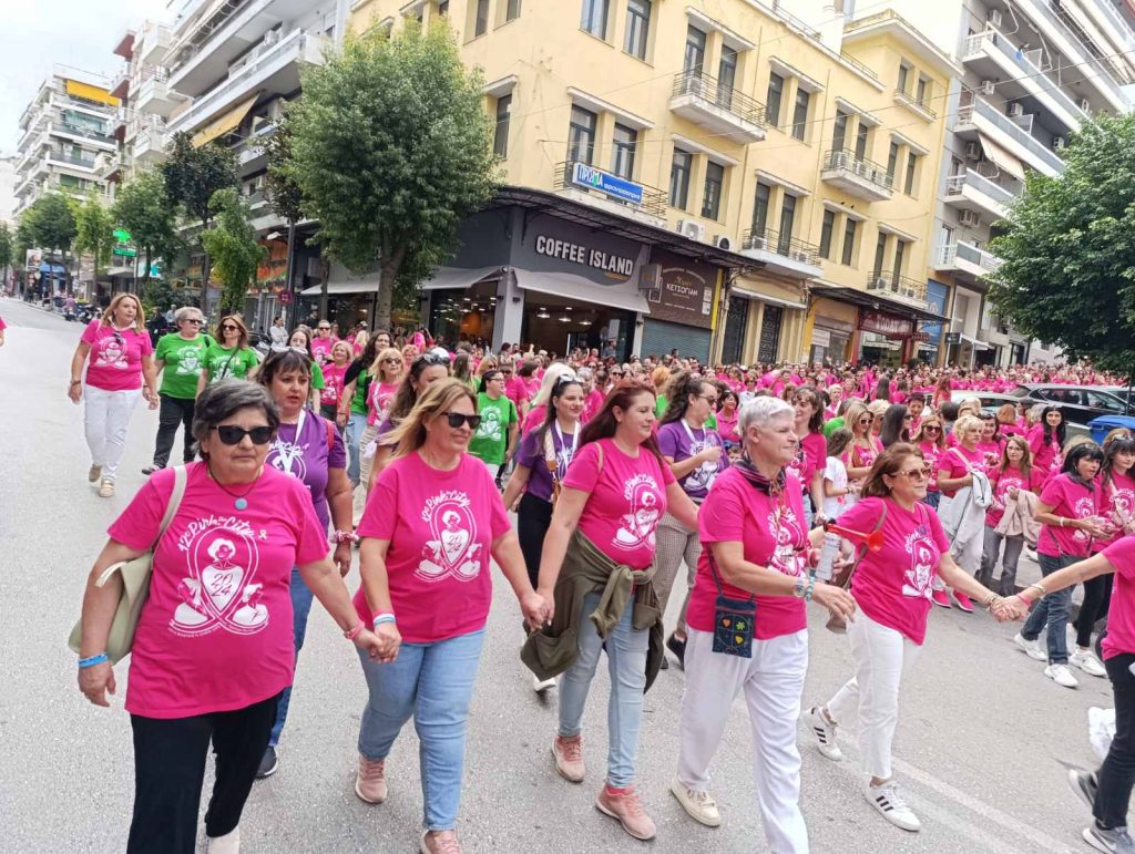 ΠΑΤΡΑ: Απέραντο ροζ ποτάμι στο κέντρο - ΔΕΚΑΔΕΣ ΦΩΤΟ ΚΑΙ ΒΙΝΤΕΟ