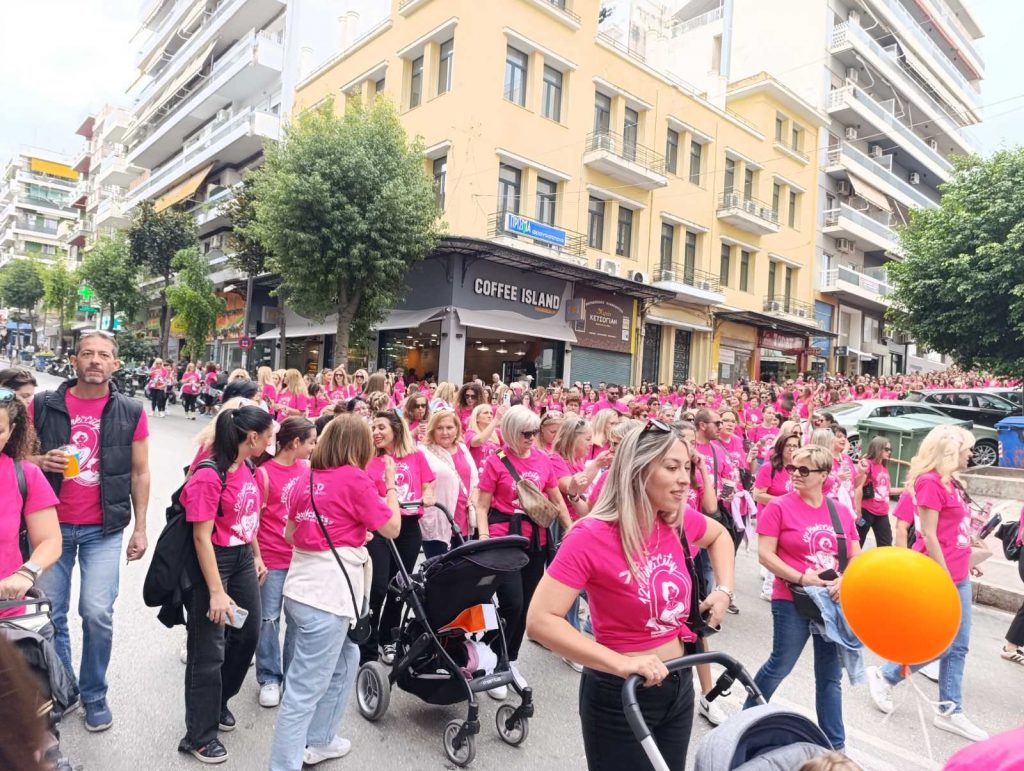 ΠΑΤΡΑ: Απέραντο ροζ ποτάμι στο κέντρο - ΔΕΚΑΔΕΣ ΦΩΤΟ ΚΑΙ ΒΙΝΤΕΟ