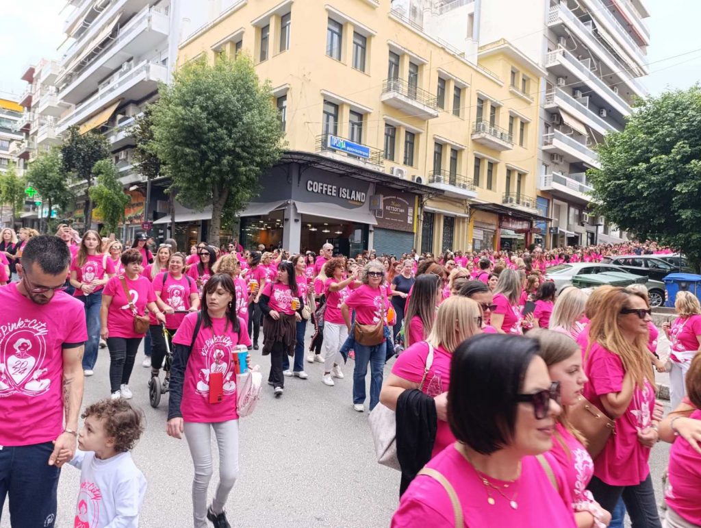 ΠΑΤΡΑ: Απέραντο ροζ ποτάμι στο κέντρο - ΔΕΚΑΔΕΣ ΦΩΤΟ ΚΑΙ ΒΙΝΤΕΟ