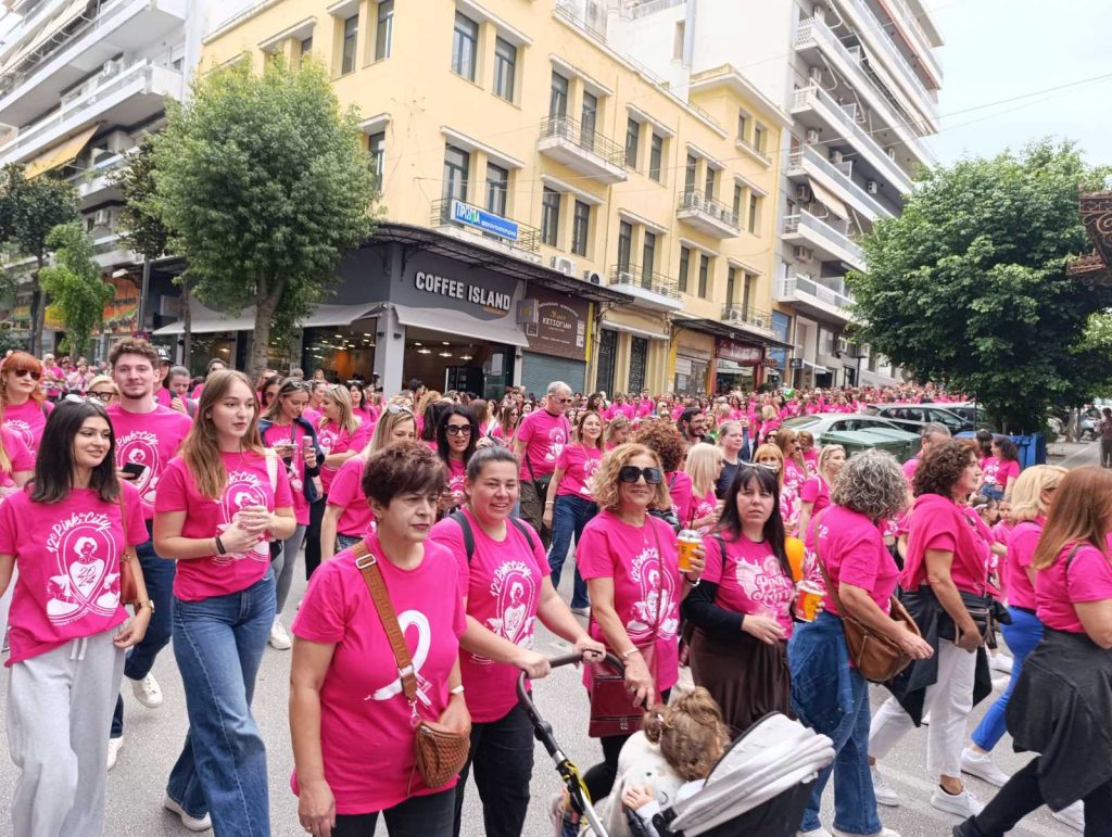 ΠΑΤΡΑ: Απέραντο ροζ ποτάμι στο κέντρο - ΔΕΚΑΔΕΣ ΦΩΤΟ ΚΑΙ ΒΙΝΤΕΟ