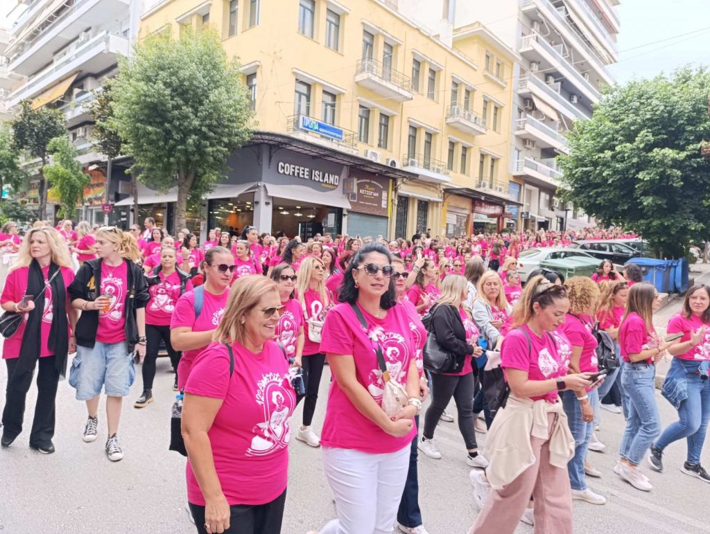 ΠΑΤΡΑ: Απέραντο ροζ ποτάμι στο κέντρο - ΔΕΚΑΔΕΣ ΦΩΤΟ ΚΑΙ ΒΙΝΤΕΟ