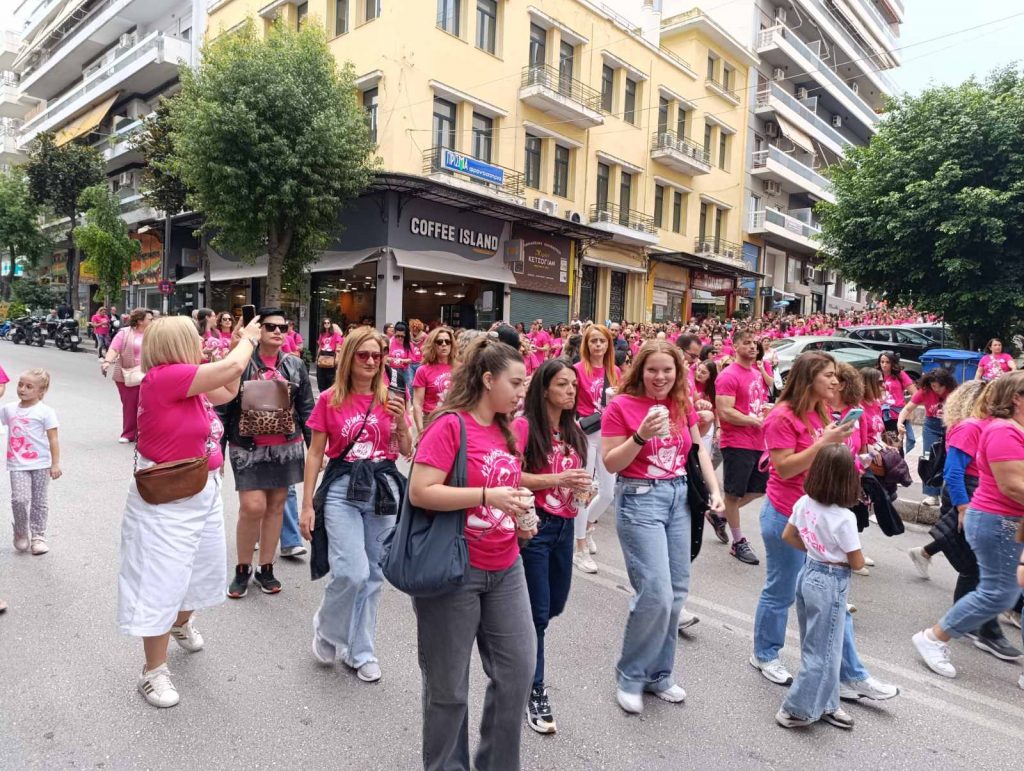 ΠΑΤΡΑ: Απέραντο ροζ ποτάμι στο κέντρο - ΔΕΚΑΔΕΣ ΦΩΤΟ ΚΑΙ ΒΙΝΤΕΟ