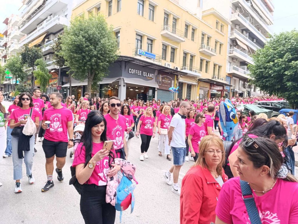 ΠΑΤΡΑ: Απέραντο ροζ ποτάμι στο κέντρο - ΔΕΚΑΔΕΣ ΦΩΤΟ ΚΑΙ ΒΙΝΤΕΟ