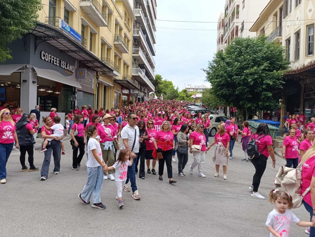 ΠΑΤΡΑ: Απέραντο ροζ ποτάμι στο κέντρο - ΔΕΚΑΔΕΣ ΦΩΤΟ ΚΑΙ ΒΙΝΤΕΟ