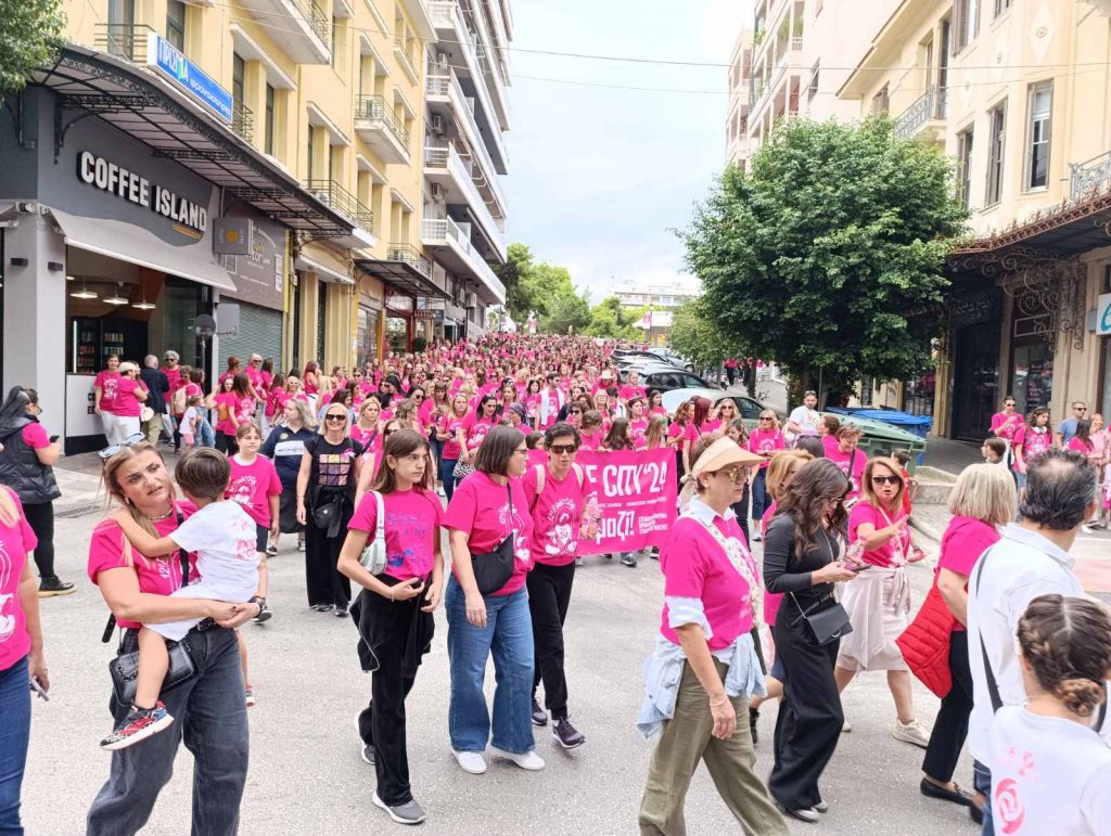 ΠΑΤΡΑ: Απέραντο ροζ ποτάμι στο κέντρο - ΔΕΚΑΔΕΣ ΦΩΤΟ ΚΑΙ ΒΙΝΤΕΟ