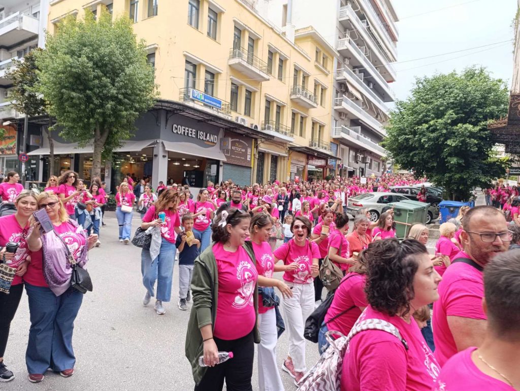 ΠΑΤΡΑ: Απέραντο ροζ ποτάμι στο κέντρο - ΔΕΚΑΔΕΣ ΦΩΤΟ ΚΑΙ ΒΙΝΤΕΟ