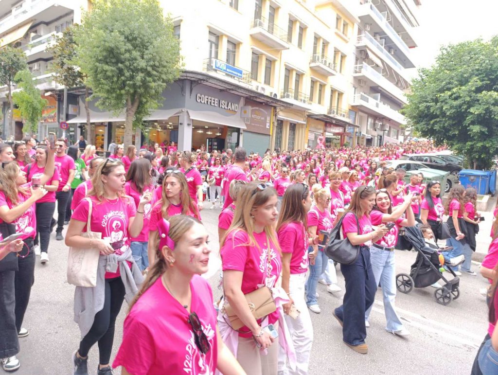 ΠΑΤΡΑ: Απέραντο ροζ ποτάμι στο κέντρο - ΔΕΚΑΔΕΣ ΦΩΤΟ ΚΑΙ ΒΙΝΤΕΟ