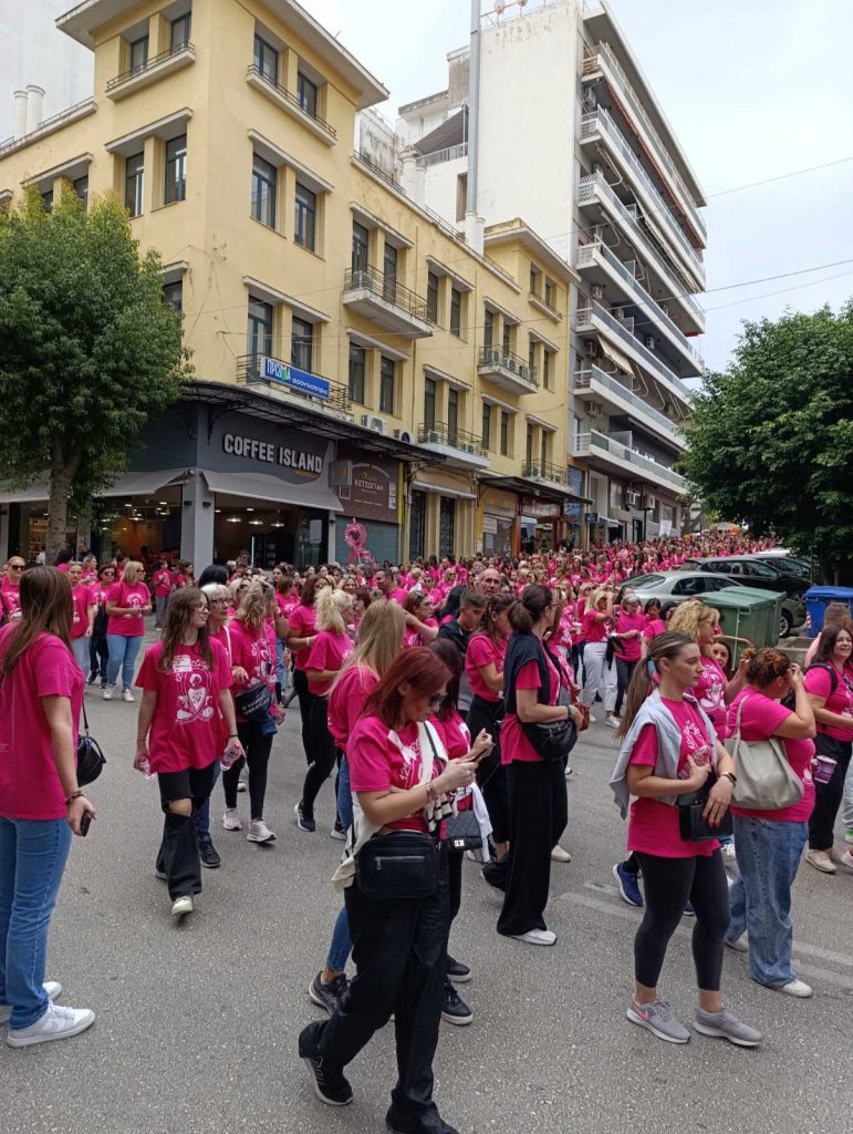 ΠΑΤΡΑ: Απέραντο ροζ ποτάμι στο κέντρο - ΔΕΚΑΔΕΣ ΦΩΤΟ ΚΑΙ ΒΙΝΤΕΟ