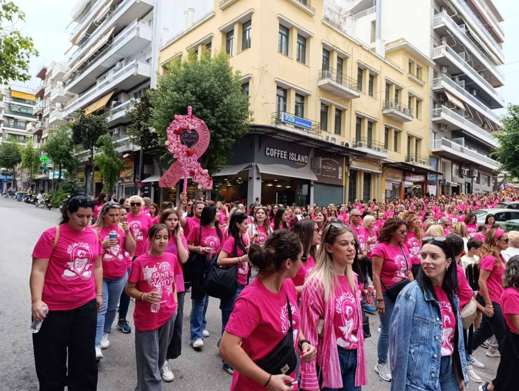 ΠΑΤΡΑ: Απέραντο ροζ ποτάμι στο κέντρο - ΔΕΚΑΔΕΣ ΦΩΤΟ ΚΑΙ ΒΙΝΤΕΟ