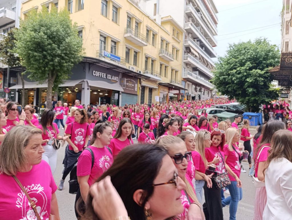 ΠΑΤΡΑ: Απέραντο ροζ ποτάμι στο κέντρο - ΔΕΚΑΔΕΣ ΦΩΤΟ ΚΑΙ ΒΙΝΤΕΟ