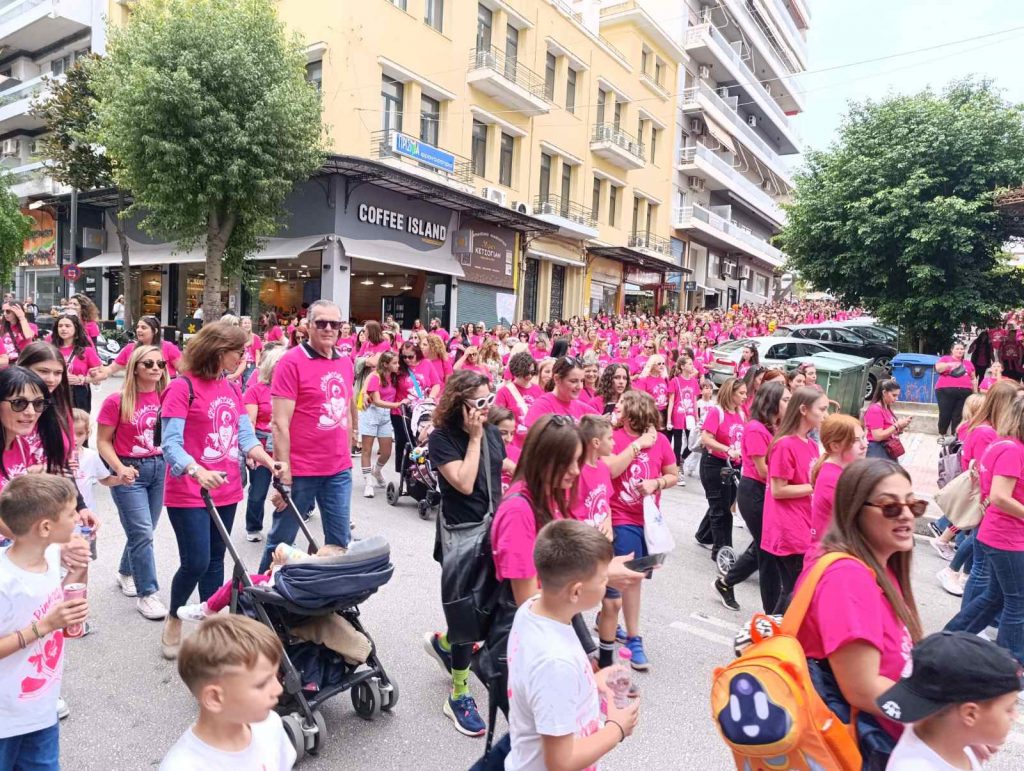 ΠΑΤΡΑ: Απέραντο ροζ ποτάμι στο κέντρο - ΔΕΚΑΔΕΣ ΦΩΤΟ ΚΑΙ ΒΙΝΤΕΟ