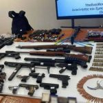 Βρέθηκε οπλοστάσιο στη Δυτική Αττική με αμμωνιοδυναμίτιδα, πυροκροτητές και αυτόματα - ΦΩΤΟ