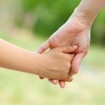 ΕΛΣΤΑΤ: Αυξήθηκαν κατά 3,6% οι πράξεις υιοθεσίας στην Ελλάδα το 2023