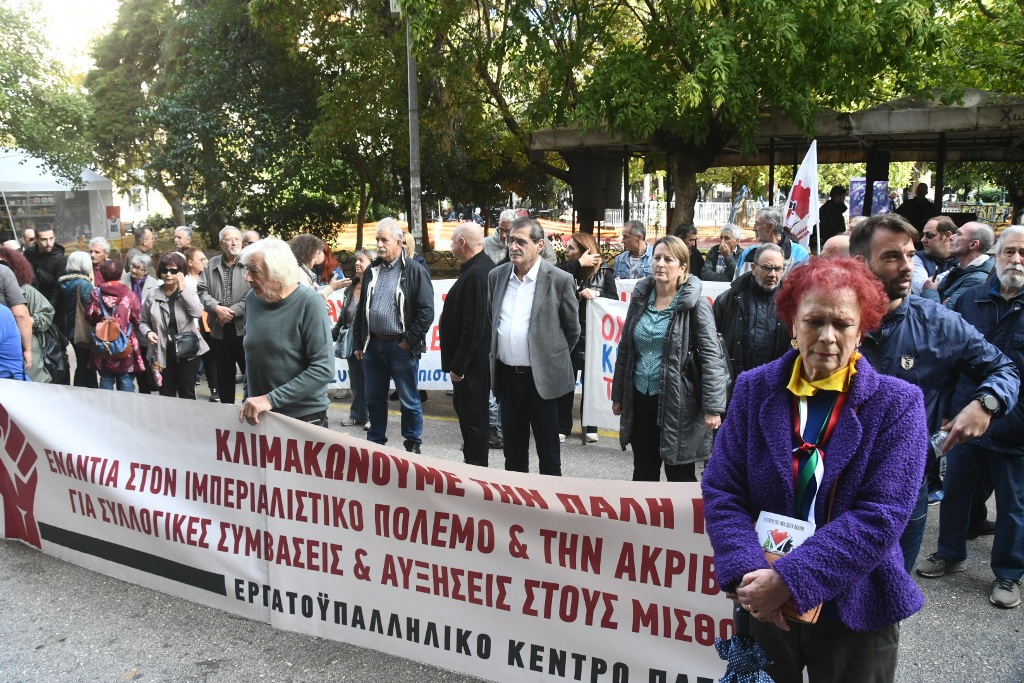 Η Δημοτική Αρχή με επικεφαλής τον Δήμαρχο Πατρέων, Κώστα Πελετίδη, συμμετείχε στην μεγαλειώδη πορεία των εργαζομένων