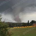 Ηλεία: Η στιγμή που σαρώνει ο ανεμοστρόβιλος – Βίντεο ντοκουμέντο