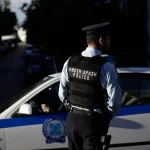 Φθιώτιδα: Μαθητής συνελήφθη έξω από το σχολείο του – Κυκλοφορούσε με περίστροφο στην ζώνη του