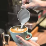 Τι είναι ο flat white; Το νέο λεξικό του καφέ