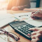 Φοροδιαφυγή: Τι θα ισχύσει με το φορο – μπόνους για όσους παίρνουν απόδειξη