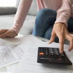 ΟΟΣΑ: Ξεζουμίζει τα νοικοκυριά η έμμεση φορολόγηση – Πρωταθλητές στον Ειδικό Φόρο Κατανάλωσης