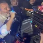 Ο Μάριος Ηλιόπουλος τα «έσπασε» στα μπουζούκια: Τον σκέπασε βουνό από πανέρια