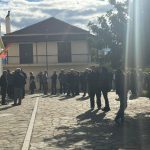 ΠΑΤΡΑ - ΦΩΤΟ: Θρήνος στην κηδεία της Γαρυφαλλιάς