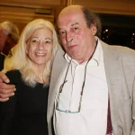 Ο Μανούσος Μανουσάκης πέθανε από οξεία λευχαιμία λέει η σύζυγός του