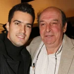 Μανούσος Μανουσάκης: Το «αντίο» του Γιάννη Τσιμιτσέλη - Σκηνοθέτησε με τα ωραία σου τα κοντινά τους αγγέλους εκεί πάνω, γράφει