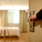 Ξενοδόχοι κατά Booking – Στο τραπέζι από το Ξενοδοχειακό Επιμελητήριο ομαδικές αγωγές