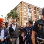 Πλημμύρες στην Ισπανία: Άγρια επίθεση σε Φελίπε, Λετίθια και Σάντσεθ, τους πέταξαν αντικείμενα και λάσπη στη Βαλένθια, δείτε βίντεο