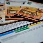 Χαμηλώνει ο πήχης των χρεώσεων στα τιμολόγια ρεύματος τον Νοέμβριο
