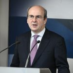 Τι σημαίνει η ρήση Χατζηδάκη πως η Ελλάδα σχεδόν… μηδένισε το έλλειμμα