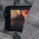 Ένοχος για revenge porn, αθώος για τον βιασμό της ανήλικης