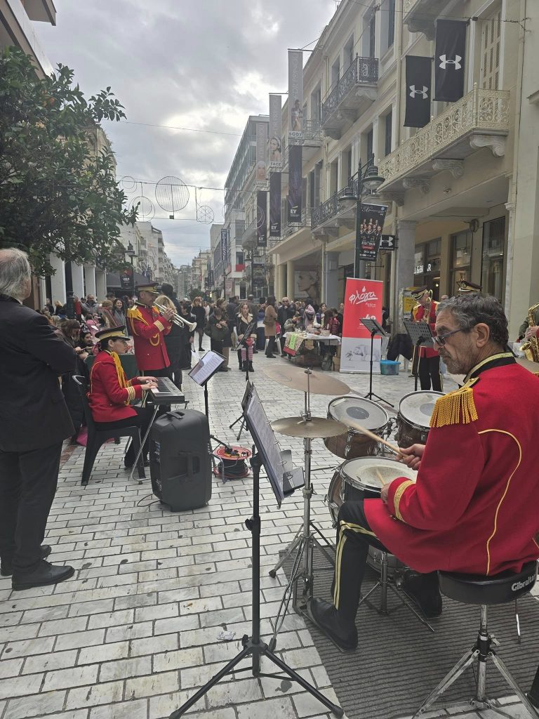 Χριστουγεννιάτικο παζάρι: Περίσσευε η αγάπη των μαθητών της Πάτρας για τα παιδιά της Φλόγας! ΦΩΤΟΓΡΑΦΙΕΣ