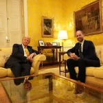 Πρίγκιπας Χάρι: Γιατί τον ανησυχεί η συνάντηση του Ουίλιαμ με τον Τραμπ – Πώς την σχολιάζουν οι βασιλικοί αναλυτές