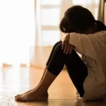 Καταγγελία-σοκ 15χρονης για τον πατέρα της – «Με αφήνει νηστική, μου τραβάει τα μαλλιά και με χτυπάει σε όλο το σώμα»