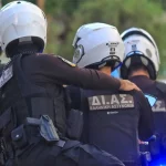 Πυροβολισμοί στη Γλυφάδα με τρεις τραυματίες