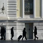 Το παραγωγικό μοντέλο δεν έχει ακόμη αλλάξει, λέει ο ΟΟΣΑ