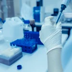 Covid-19: Πάνω από 500 νέες εισαγωγές, 6 διασωληνώσεις και 15 θάνατοι – Αυξάνονται τα κρούσματα γρίπης