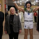Παναγιώτης Γιαννάκης: «Συναντήθηκε» με το κέρινο ομοίωμά του στο μουσείο του Θοδωρή Κοκκινίδη στην Καβάλα