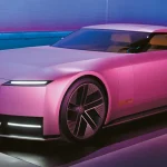 Η μετάλλαξη της Jaguar σε ροζ γατούλα - Γιατί λανσάρει αυτοκίνητο σε χρώματα Barbie