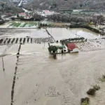Η Λήμνος «πνίγηκε» στο νερό και στις λάσπες από την κακοκαιρία Bora: Δύο νεκροί και τεράστιες καταστροφές