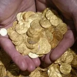 ΠΑΤΡΑ: Αρπαξαν 31 χρυσές λίρες και 500 ευρώ