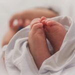 Δημογραφική κρίση στην ΕΕ: Οι γεννήσεις σε ιστορικό χαμηλό και οι προκλήσεις για τις νέες γενιές