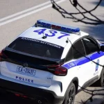 Σοκ στον Βόλο: Άρπαξε πριόνι και απείλησε να κόψει τον λαιμό τον πατέρα του