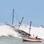 Το Περού κλείνει 91 λιμάνια καθώς γιγαντιαία κύματα «σαρώνουν» τις ακτές