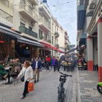 Δημοσκόπηση Prorata: 1 στους 4 δηλώνει πως τα χρήματα δεν φτάνουν ούτε για τα αναγκαία