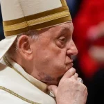 Βατικανό: Με αιμάτωμα κάτω από το σαγόνι εμφανίστηκε ο πάπας Φραγκίσκος – Τι εξήγηση έδωσε ο εκπρόσωπός του