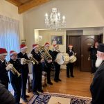 ΦΩΤΟ: Κάλαντα των Χριστουγέννων έψαλαν στον Μητροπολίτη Αιγιαλείας Ιερώνυμο
